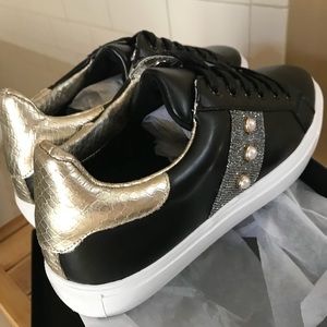 ❤️Steve Madden Chic Tennis Shoe